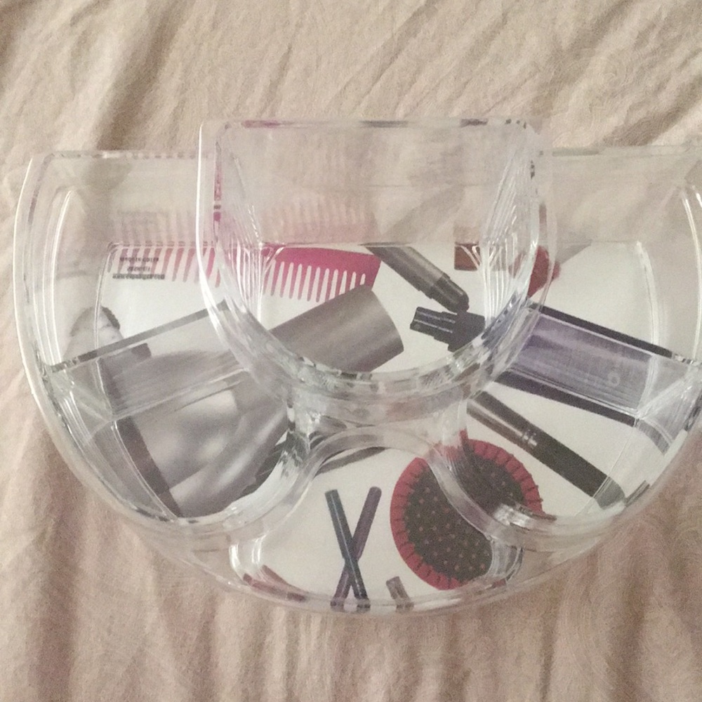 Acrylic organizer for makeup brushes